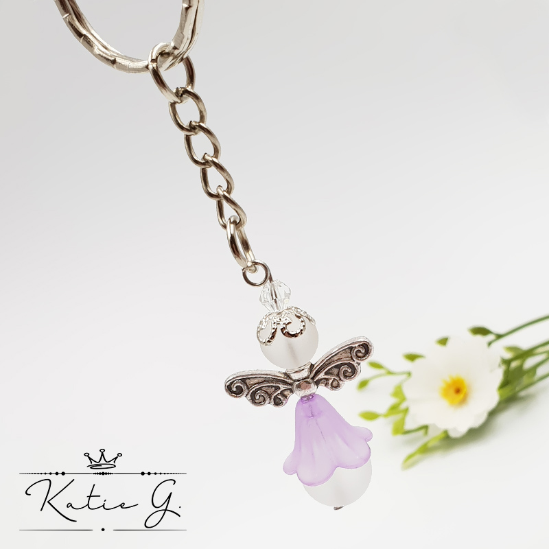 Angyalka kulcstartó - lila akril és fehér matt hegyikristályból